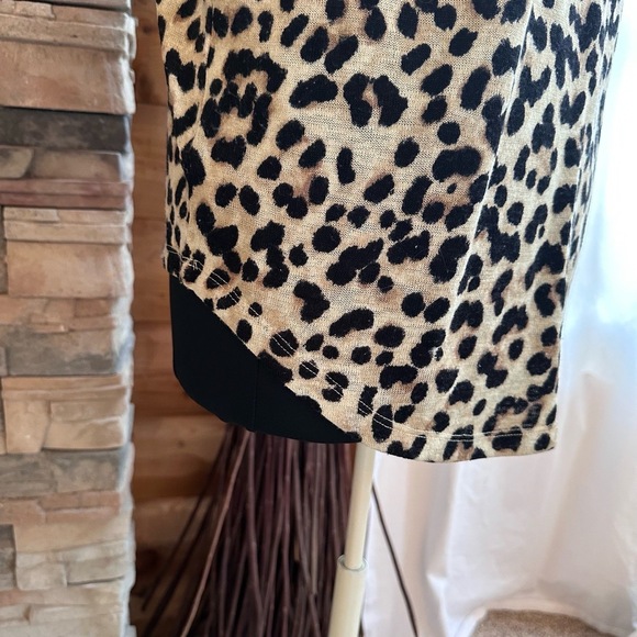 EXPRESS Mob Wife Leopard Animal Print Long Sleeve High Low Baddies Sweater Sz M - Picture 16 of 16